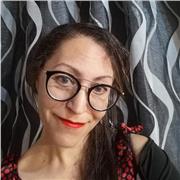 Profesora de lengua castellana y literatura, a personas que no dominen bien el castellano, o personas que no hayan tenido la oportunidad de formarse